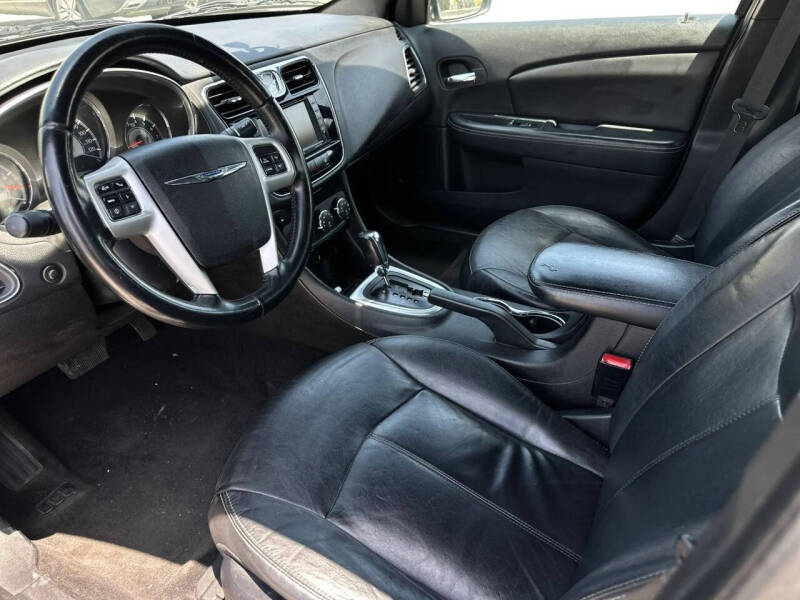 2011 Chrysler 200 Limited