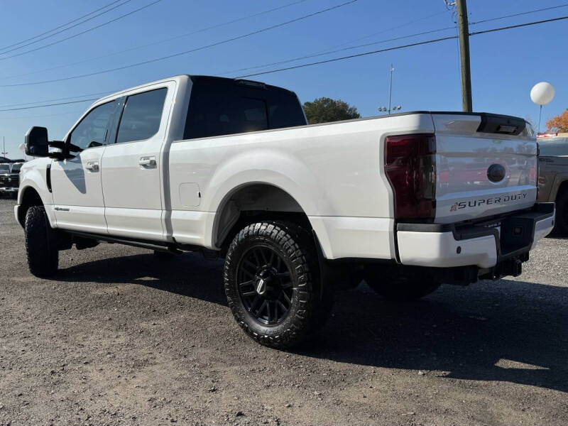 2017 Ford F-350 Super Duty Lariat photo 7