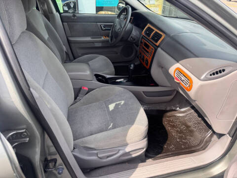 2001 Ford Taurus SE