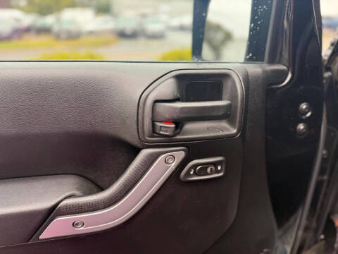 2013 Jeep Wrangler Unlimited Sahara