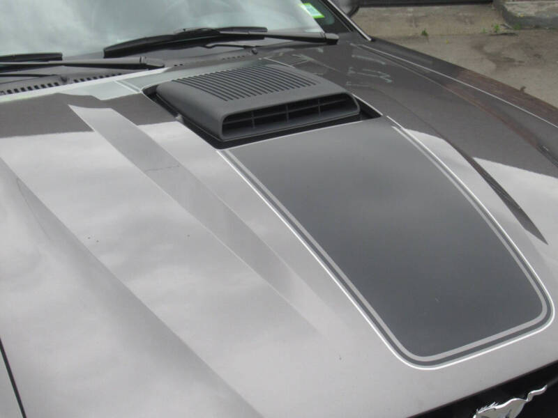 2004 Ford Mustang Mach 1 Premium