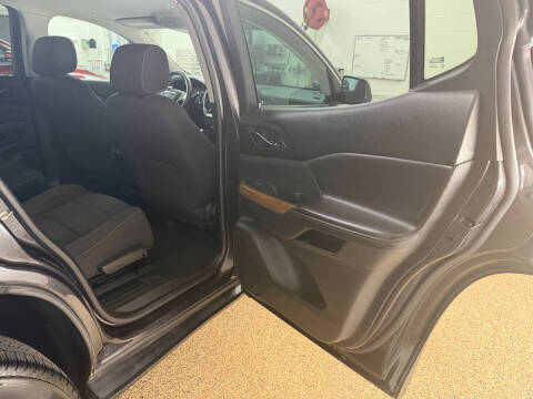 2017 GMC Acadia SLE-2