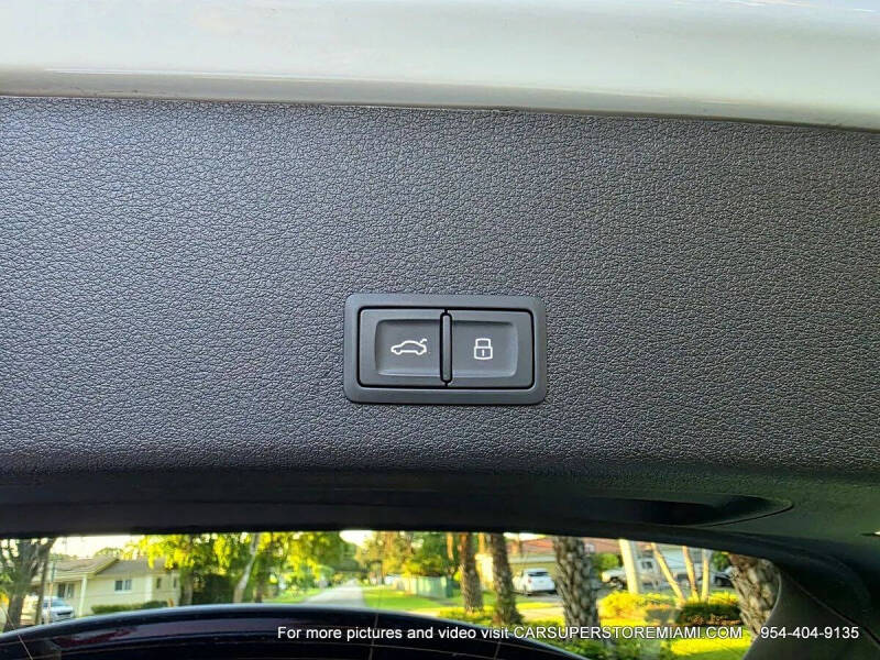 2021 Audi e-tron quattro Premium