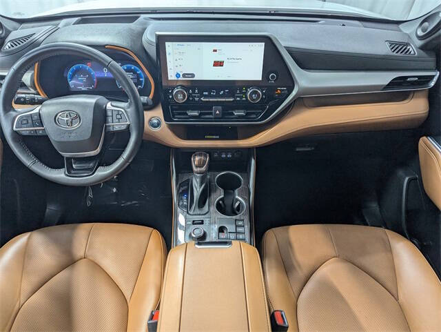 2023 Toyota Highlander Platinum