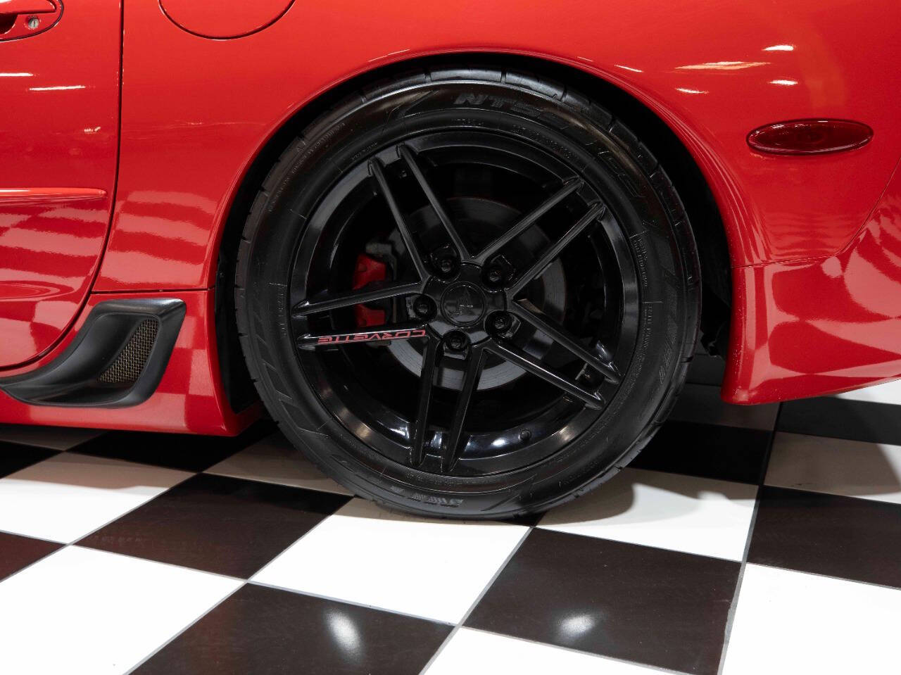 2004 Chevrolet Corvette 28