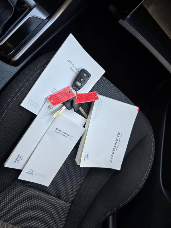 2016 Hyundai Elantra GT 2.0L 6-Speed A/T's photo