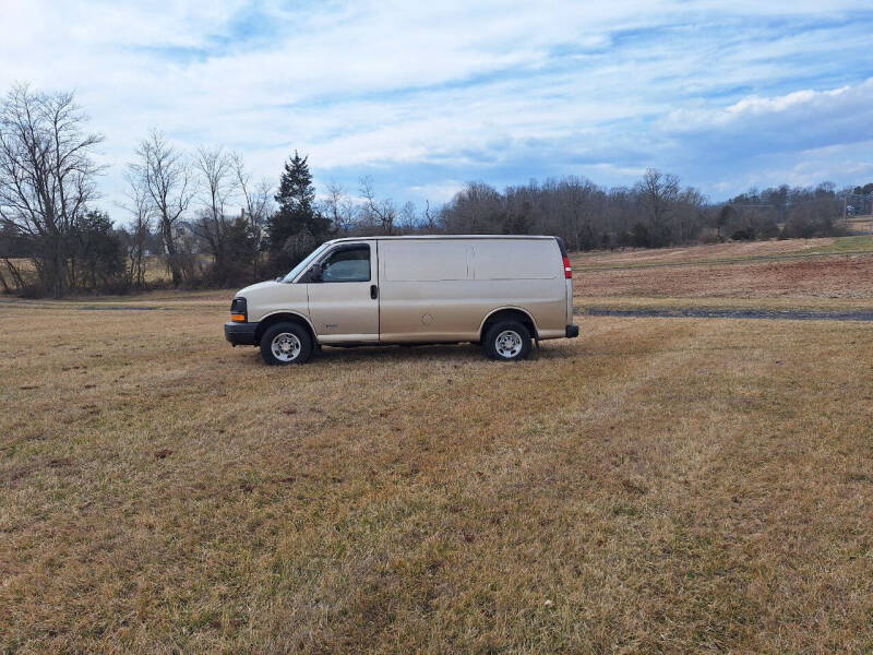 2005 Chevrolet Express for sale at U-Win Used Cars in New Oxford PA