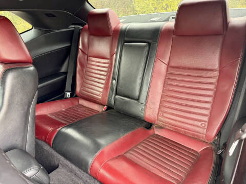 2017 Dodge Challenger SXT Plus