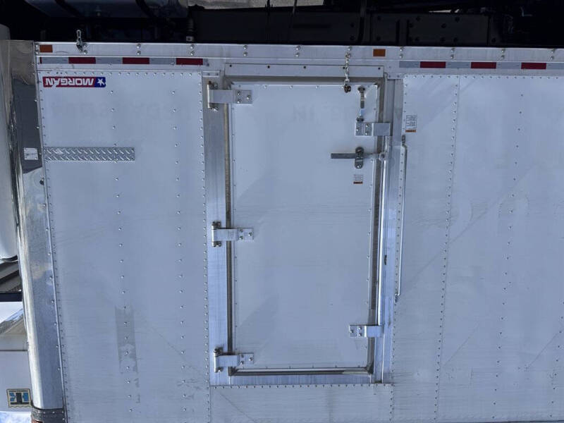 2018 Freightliner M2 106