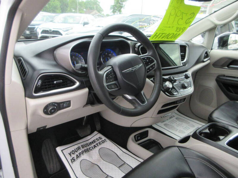 2024 Chrysler Pacifica Touring L