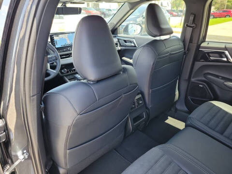 2026 Mitsubishi Outlander LE