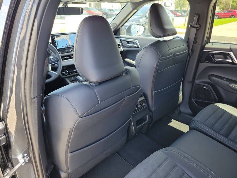 2026 Mitsubishi Outlander LE