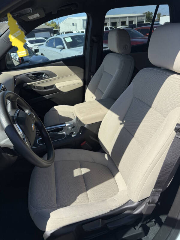 2023 Chevrolet Traverse LS