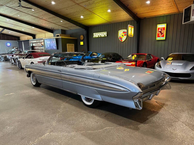 1961 Oldsmobile Starfire