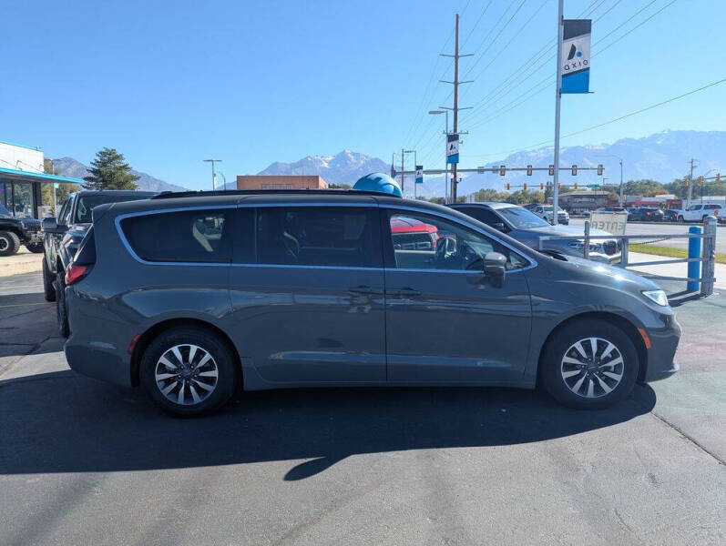 2021 Chrysler Pacifica Hybrid Touring