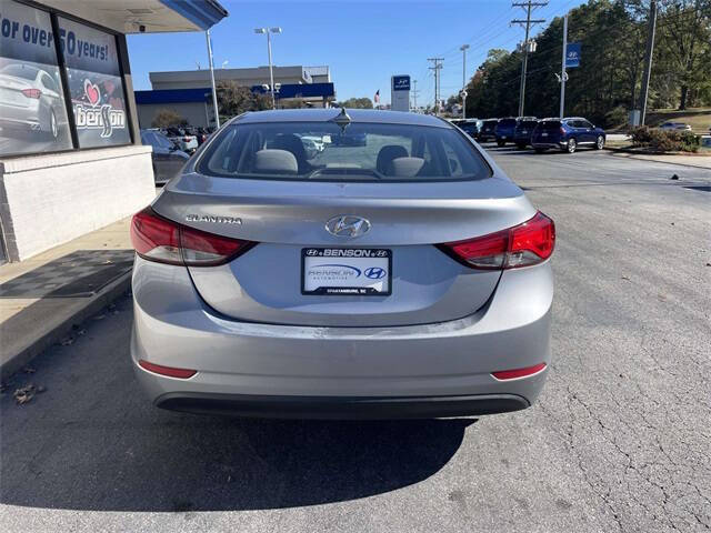 2016 Hyundai Elantra SE