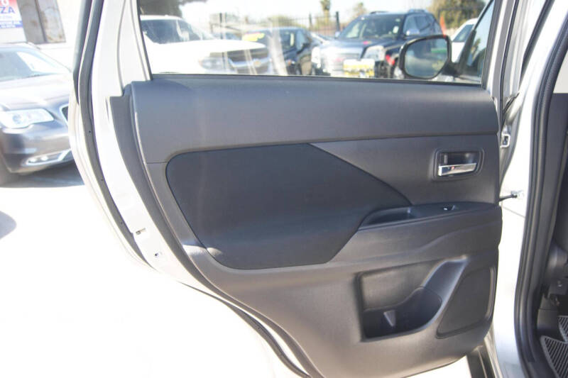 2018 Mitsubishi Outlander ES