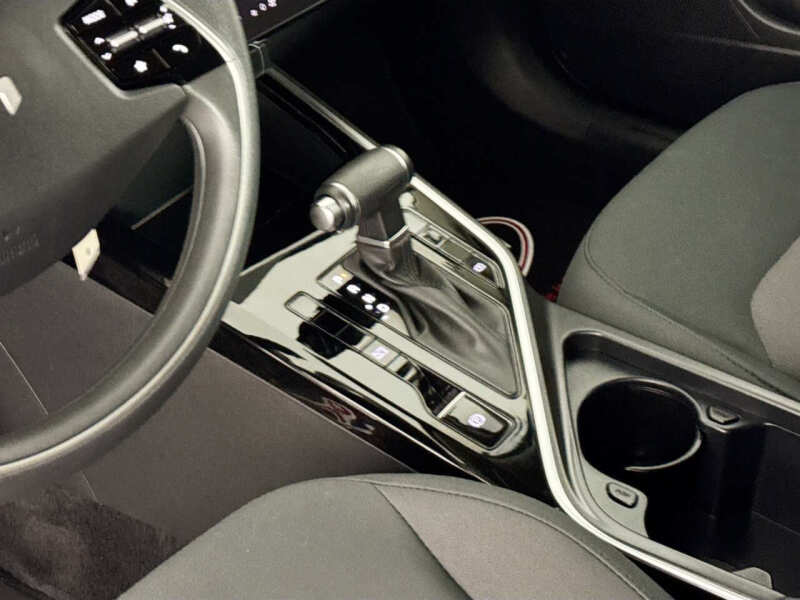 2023 Kia Niro LX
