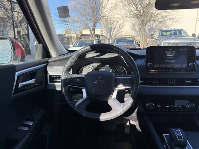 2022 Mitsubishi Outlander ES