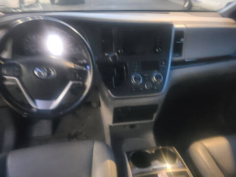 2020 Toyota Sienna XLE 8-Passenger