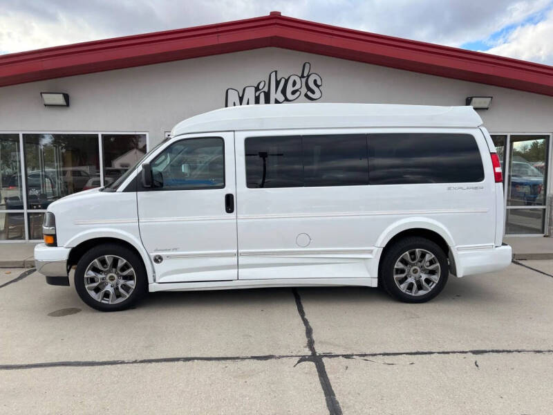 2022 Chevrolet Express 2500