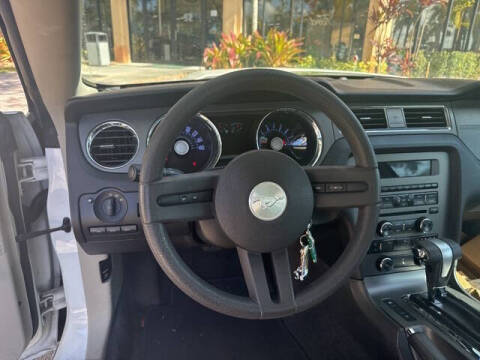 2011 Ford Mustang V6