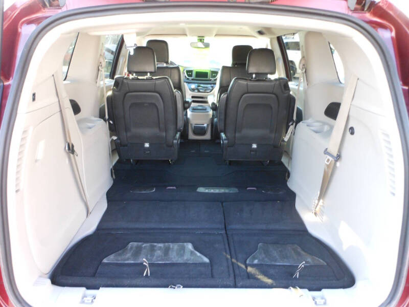 2020 Chrysler Voyager LXi