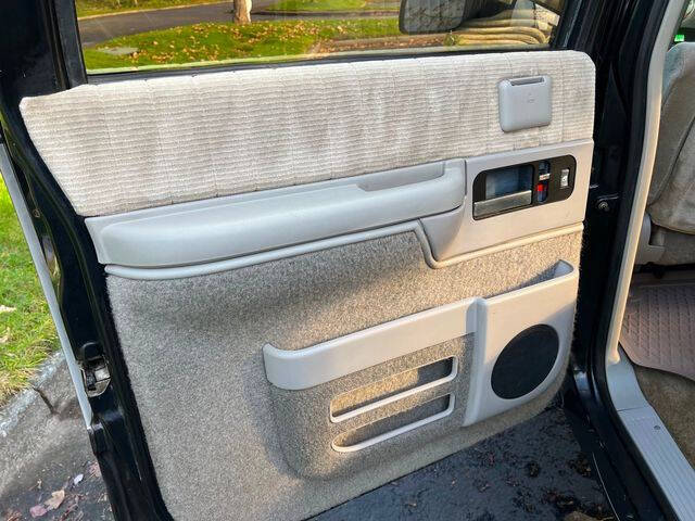 1993 GMC Suburban K2500