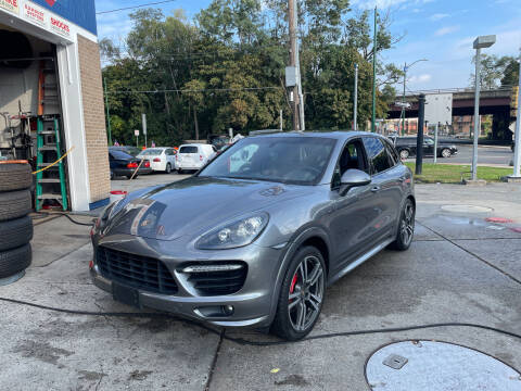 2013 Porsche Cayenne for sale at dracut tire shop inc in Dracut MA