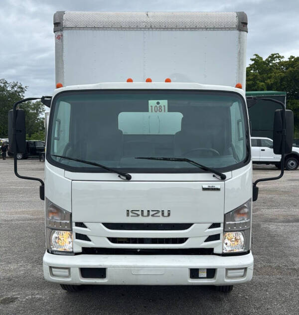 2020 Isuzu NPR-HD