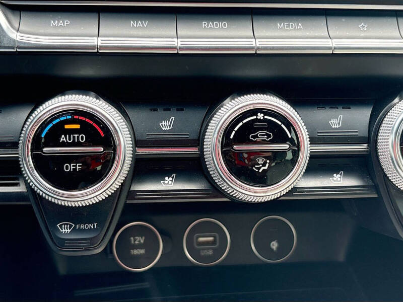 2023 Genesis G70