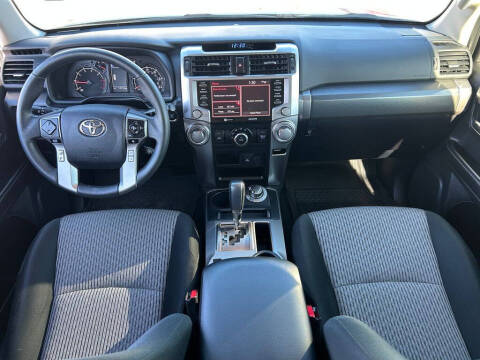 2024 Toyota 4Runner SR5