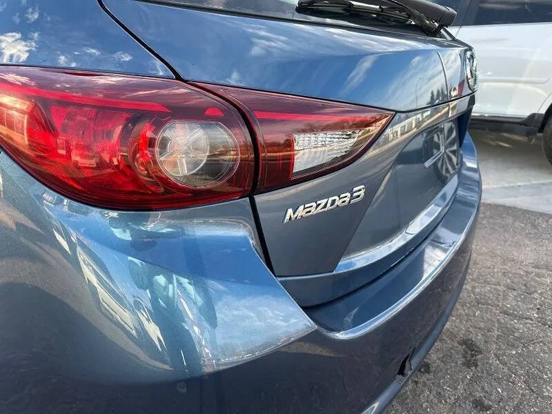 2018 Mazda MAZDA3 Touring