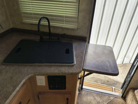 2015 Adventurer 86SBS