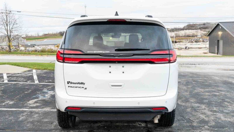 2023 Chrysler Pacifica Touring L