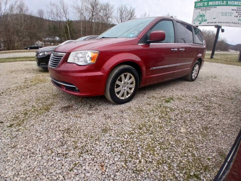 2016 Chrysler Town and Country for sale at Court House Cars, LLC in Chillicothe OH