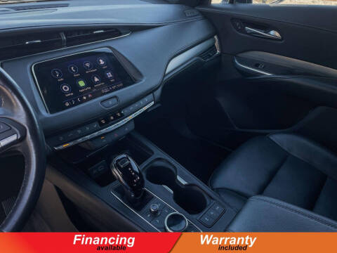 2023 Cadillac XT4 Premium Luxury