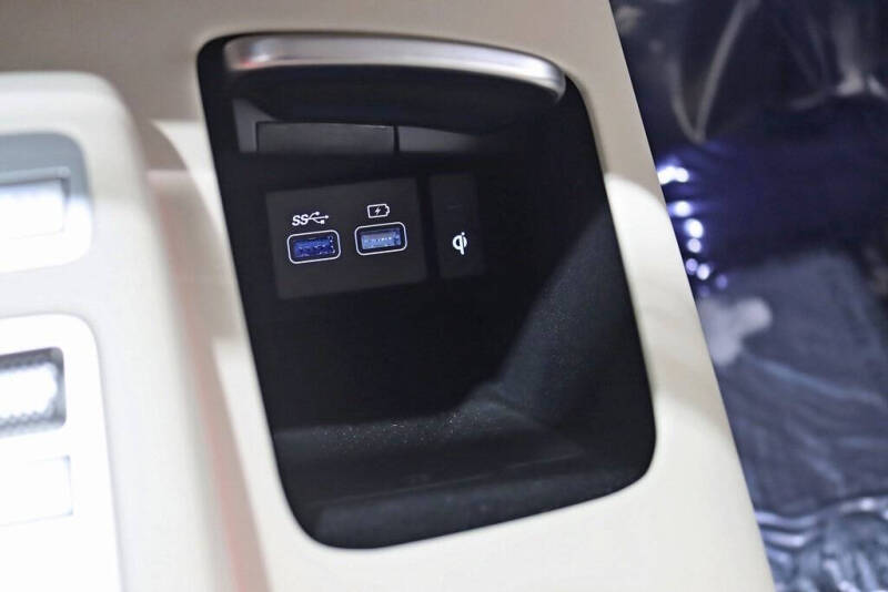 2024 Genesis GV70 2.5T Standard