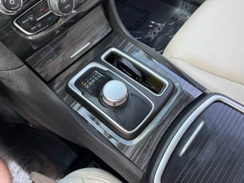 2017 Chrysler 300 Limited