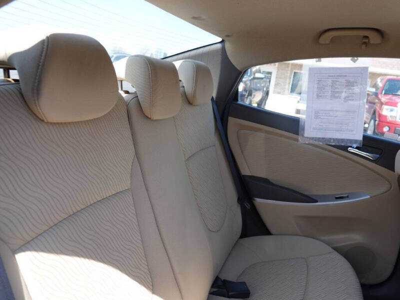 2012 Hyundai Accent GLS