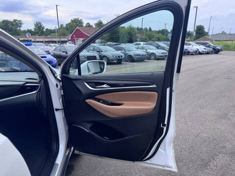 2020 Buick Enclave Essence