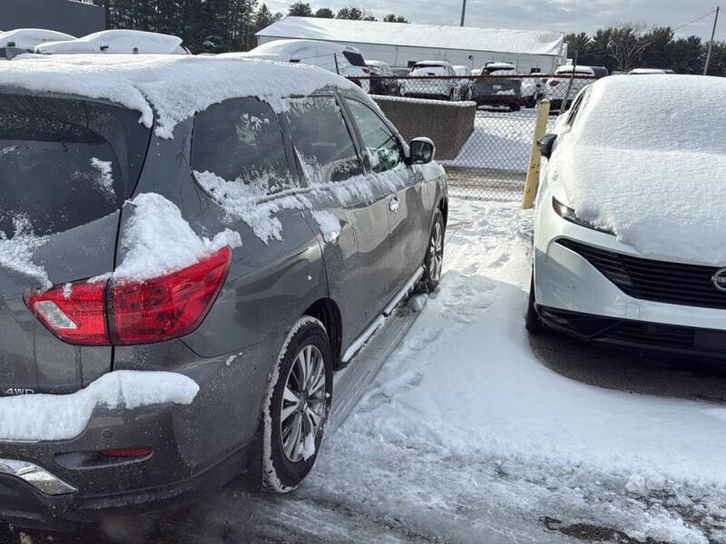 2020 Nissan Pathfinder S