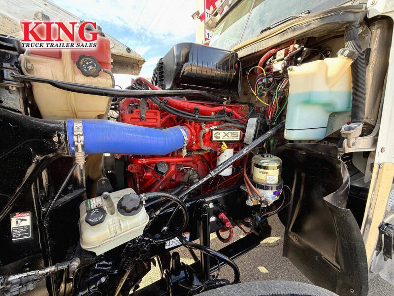 2019 Freightliner Coronado 122 SD