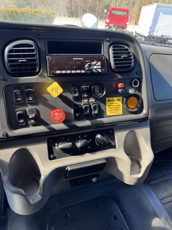2016 Freightliner 114 SD