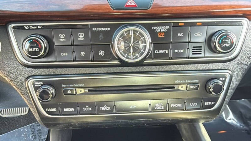 2017 Kia Cadenza Premium