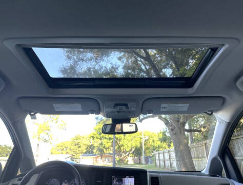 2018 Toyota Sienna XLE 8-Passenger