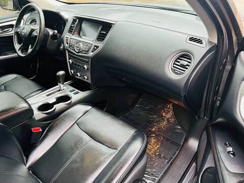 2020 Nissan Pathfinder SL