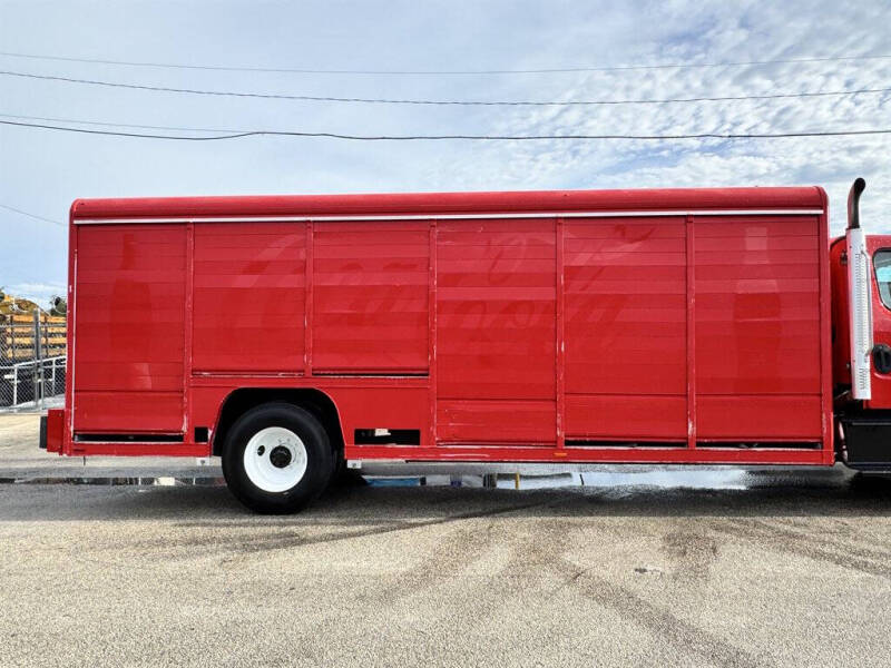 2017 Freightliner M2 106