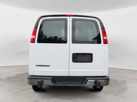 2024 Chevrolet Express 2500