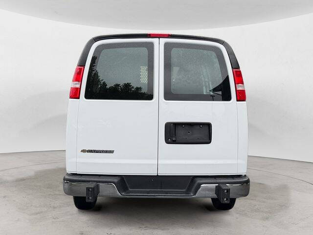 2024 Chevrolet Express 2500